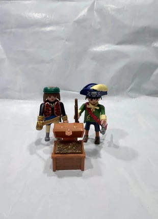 Playmobil Zeerover en piraat met schatkist, merk: Playmobil, staat: Goed, maat: Universeel, € 3,00, € 3,85 inclusief Kopersbescherming