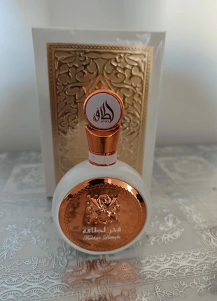 Parfum de Dubaï Fakhar de Lattafa,100ml, brand: Lattafa, condizioni: Nuovo con cartellino, €15.00, €16.45 include la Protezione acquisti