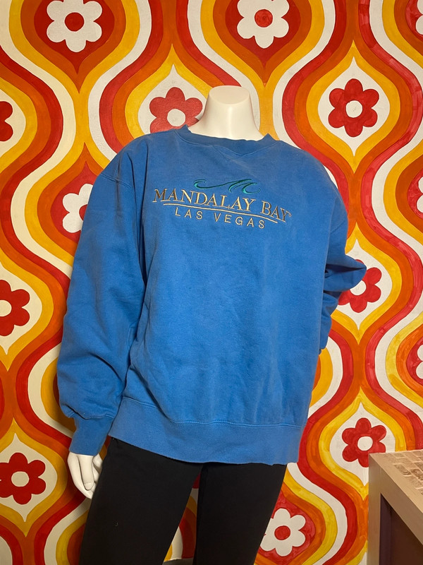 Mandalay Bay vintage sweater 1