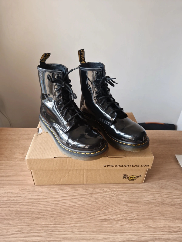 Used dr sale martens size 6