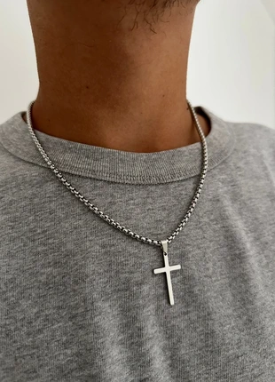Chaine maille box pendentif croix argentée, Collier homme acier inoxydable, marque: sans marque, état: Très bon état, 14,00 €, 15,40 € Protection acheteurs (Pro) incluse