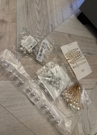 Selection of pearl wedding hair clips never used, brand: Pearl, condition: New with tags, £2.00, £2.80 includes Buyer Protection