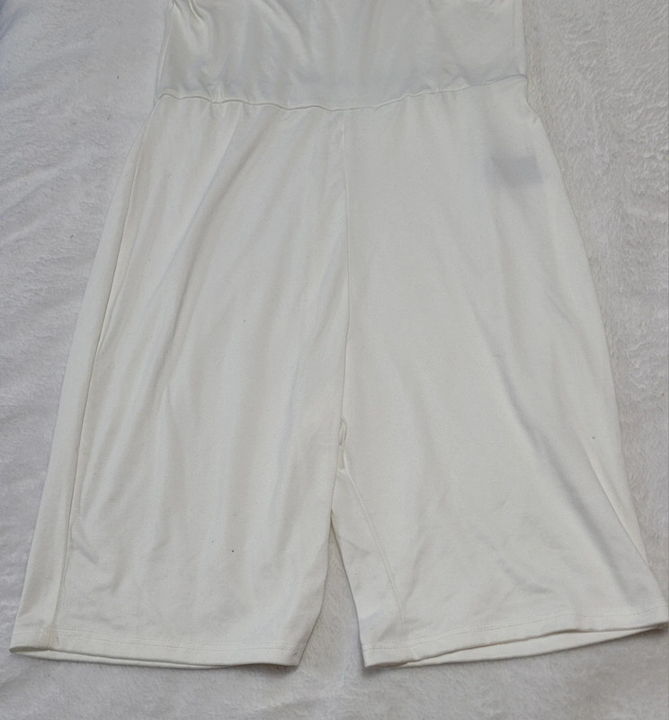Medium Seamless  Strapless White Body Suit 3