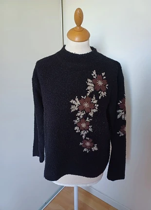 Pull vintage noir fleuri brodé, brand: Vintage Dressing, condition: Very good, size: M / 38 / 10, €12.00, €13.30 includes Buyer Protection