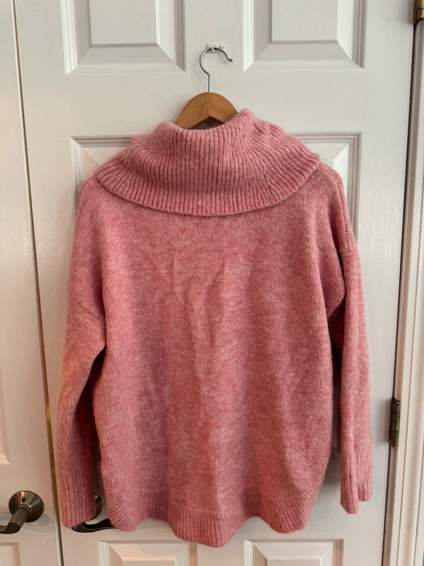 Oversized Pink turtleneck sweater 3