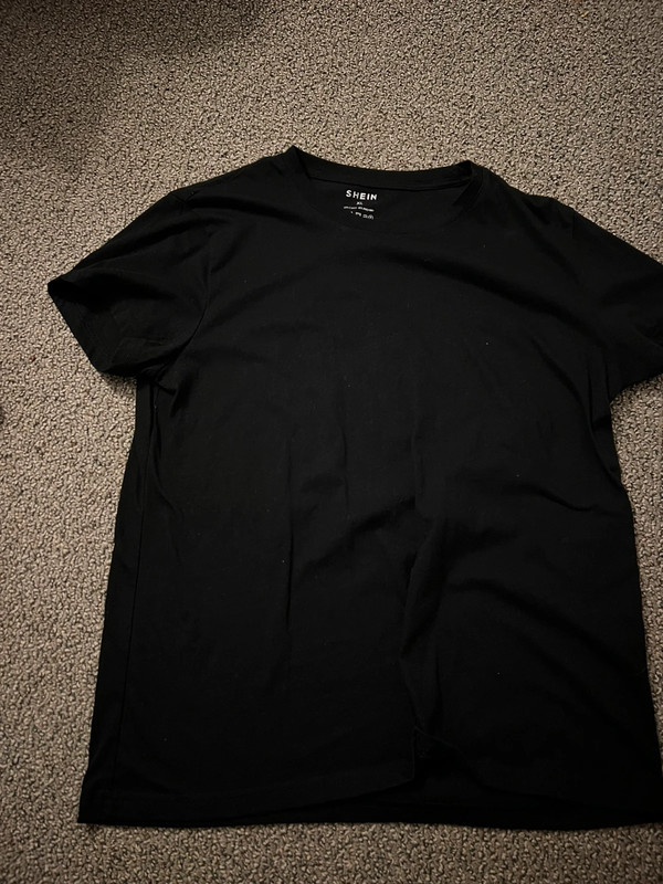 solid black tee 1