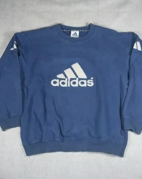 Adidas 90s Vintage Sweatshirt Made in Greece Big Embossed Logo Blue – Size m oversize Men 💙, marca: adidas, estado: Muy bueno, tamaño: M, 20,00 €, 21,70 € Protección al comprador incluida