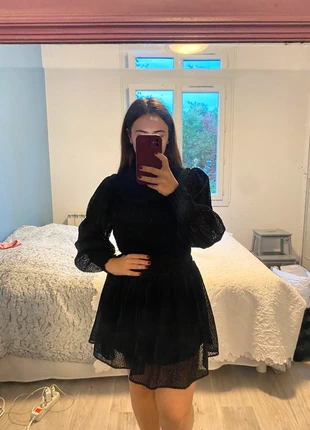 Robe noire en dentelle - Taille M, marque: H&M, état: Très bon état, taille: M / 38 / 10, 5,00 €, 5,95 € Protection acheteurs incluse