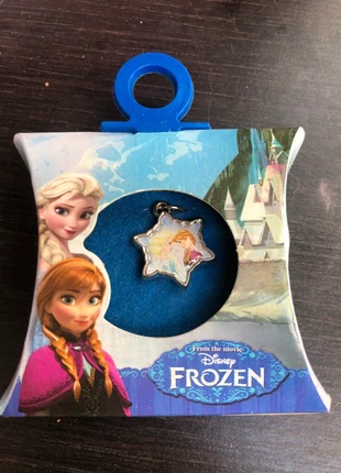 Frozen bedeltje snowflake, merk: Disney, staat: Nieuw zonder prijskaartje, € 2,50, € 3,33 inclusief Kopersbescherming
