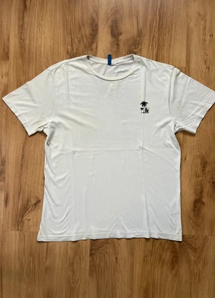 T-shirt h&m blanc motif palmier taille L hommes, brand: H&M, condition: Good, size: L, €5.00, €5.95 includes Buyer Protection