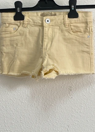 Lefties - Lemon Yellow Denim Shorts - Size: Age 7-8 Years (128cm), merk: Lefties, staat: Heel goed, maat: 8 jaar / 128 cm, € 3,00, € 3,85 inclusief Kopersbescherming