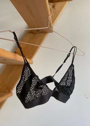 Soutien-gorge triangle dentelle, brand: Love Stories, condition: Very good, size: 65A & AA, €5.00, €5.95 includes Buyer Protection