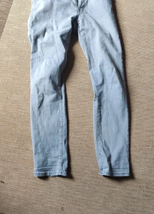 Pantalon jean droit gris, marke: Jules, zustand: Neu, mit Etikett, größe: W28 | DE 44, 10,00 €, 11,20 € inklusive Vinted-Käuferschutz