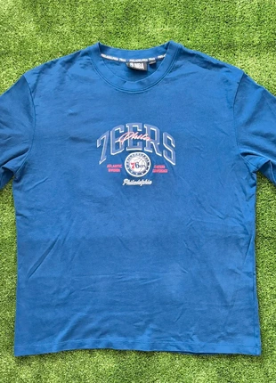 T-shirt NBA 76ers sixers Philadelphia basketball blue navy merchandising playoff, merk: NBA, staat: Nieuw zonder prijskaartje, maat: L, € 15,00, € 16,45 inclusief Kopersbescherming