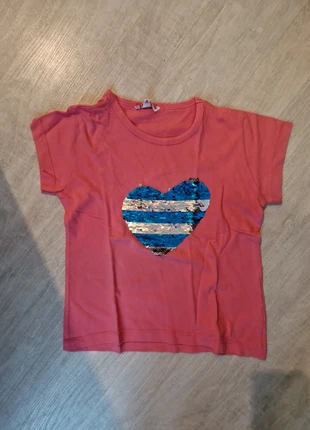Tee short fille , brand: U Essentiel, condizioni: Buone, taglia: 6 anni / 116 cm, €1.00, €1.75 include la Protezione acquisti