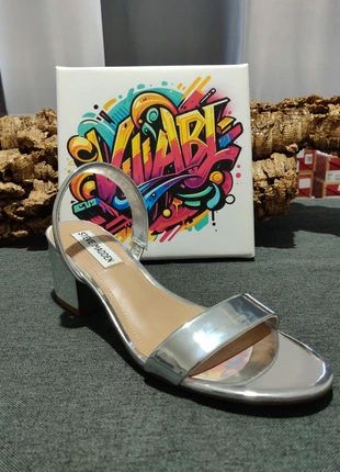 Sandali Steve Madden argento n.37 nuovi scatola originale 🤍, marca: Steve Madden, estado: Novo sem etiquetas, tamanho: 37, €39.99, €42.69 inclui Proteção do Comprador