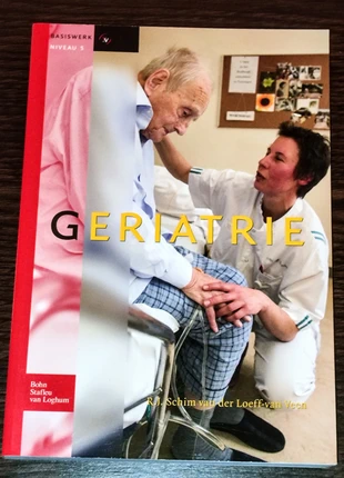 Geriatrie Basiswerk | Verpleegkunde HBO Studiewerk en Naslagwerk, état: Neuf sans étiquette, 10,00 €, 11,20 € Protection acheteurs incluse