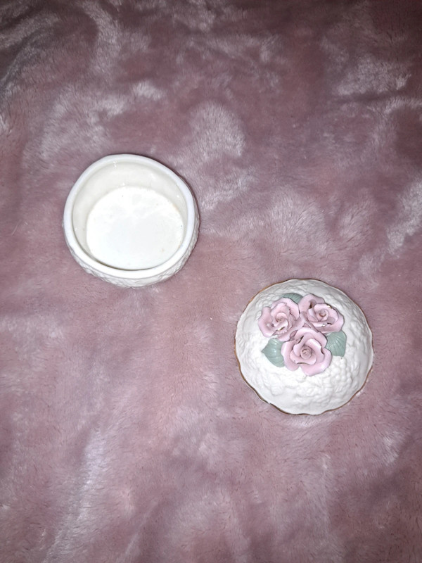 Dainty Floral Trinket Box 1