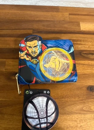 Portefeuille Loungefly – Marvel Doctor Strange – Multiverse of Madness, marke: Loungefly, zustand: Neu, mit Etikett, 27,90 €, 30,00 € beinhaltet Vinted-Käuferschutz Pro
