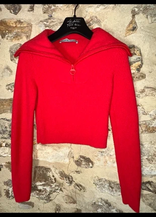 Pull rouge, marke: Bershka, zustand: Sehr gut, größe: XS / 34 / 6, 5,00 €, 5,95 € inklusive Vinted-Käuferschutz