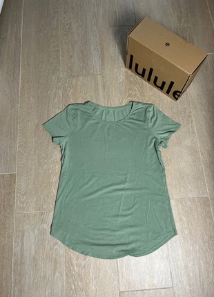 T-shirt de sport lululemon, merk: Lululemon, staat: Nieuw zonder prijskaartje, maat: XS / 34 / 6, € 22,00, € 23,80 inclusief Kopersbescherming