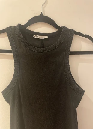 Distressed wash editorial alt tanktop black with stripe, brand: Zara, condizioni: Nuovo senza cartellino, taglia: M / IT 42 / EU 38, €6.00, €7.00 include la Protezione acquisti