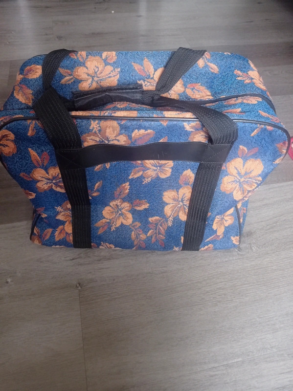 Floral Paw Print Packable Duffel Bag - Vinted