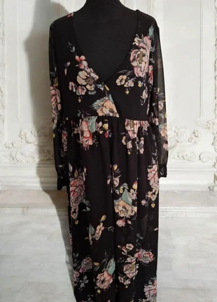 🌸Abito Lungo a Fiori: Un Tocco di Eleganza per qualsiasi evento🌸, brand: Terranova, condizioni: Nuovo senza cartellino, taglia: L / IT 44 / EU 40, €5.00, €5.95 include la Protezione acquisti