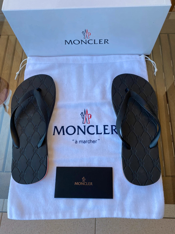 Moncler kilian on sale flip flops