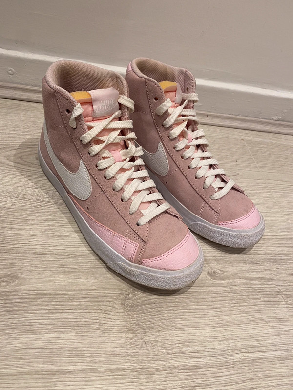 Pink Nike blazers Vinted