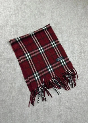 Écharpe Burberry bordeaux, marke: Burberry, zustand: Sehr gut, 45,00 €, 47,95 € beinhaltet Vinted-Käuferschutz Pro