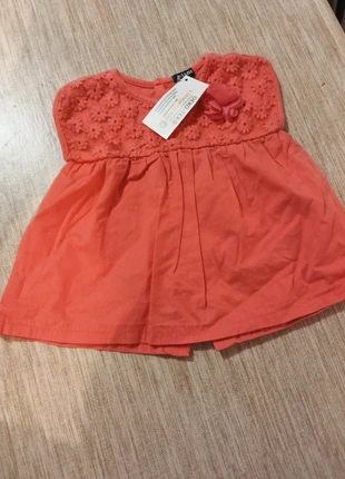 T-shirt Kiabi, merk: Kiabi, staat: Nieuw met prijskaartje, maat: 3-6 maanden / 62 cm, € 1,50, € 2,28 inclusief Kopersbescherming