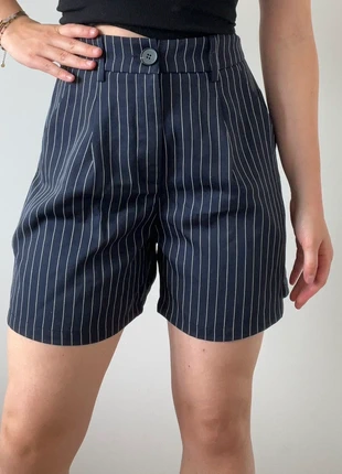 🌸 short bleu marine et blanc rayure 🌸, marque: MY1996, état: Neuf sans étiquette, taille: S / 36 / 8, 5,00 €, 5,95 € Protection acheteurs incluse