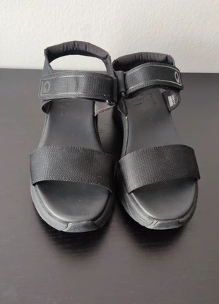 Sandalias negras con plataforma talla 39 Fluchos, marque: Fluchos, état: Neuf sans étiquette, taille: 39, 55,00 €, 58,45 € Protection acheteurs incluse