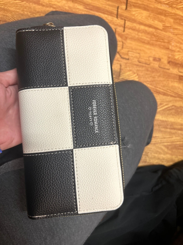 black and white wallet 1