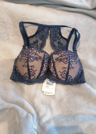 Push up 85D bleu marine, marque: Gorteks, état: Neuf avec étiquette, taille: 85D, 10,00 €, 11,20 € Protection acheteurs incluse