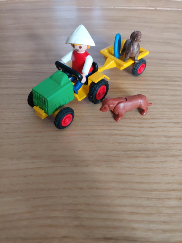 Playmobil enfant tracteur remorque