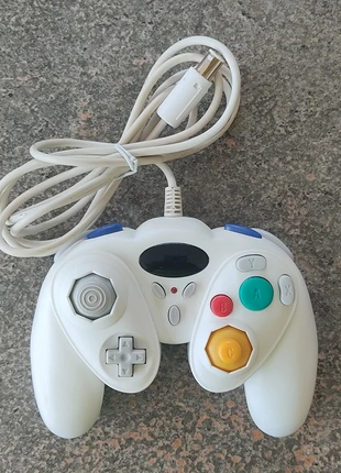 Manette Gamecube, brand: GAMECUBE, condition: Good, €10.00, €11.20 includes Buyer Protection