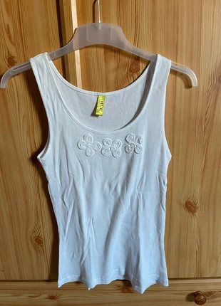 Débardeur blanc motifs à fleurs, marque: Hue, état: Très bon état, taille: S / 36 / 8, 2,00 €, 2,80 € Protection acheteurs incluse