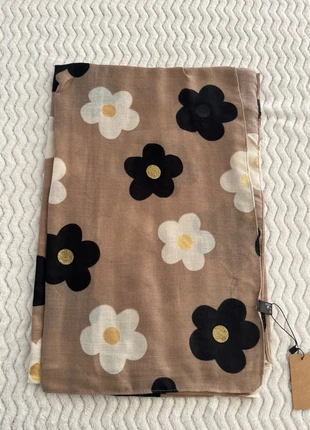Superbe écharpe à motifs fleurs, état: Très bon état, 13,00 €, 14,35 € Protection acheteurs incluse