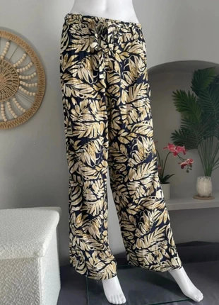 palazzo - pantalon à jambes larges fluide ceinturé motifs feuillages / taille 46-48, brand: Boutique indépendante, condition: Very good, size: 4XL / 48 / 20, €20.00, €21.70 includes Buyer Protection