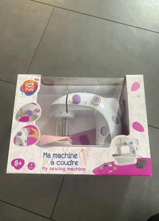 ma machine a coudre, marca: Machine, estado: Novo com etiquetas, tamanho: 8 anos / 128 cm, €15.00, €16.45 inclui Proteção do Comprador