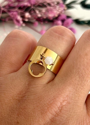 Bague ajustable dorée large avec breloques rond trèfle et perle blanche - Acier Inoxydable, brand: Boutique Parisienne, condition: Very good, size: Adjustable, €19.00, €20.65 includes Buyer Protection Pro