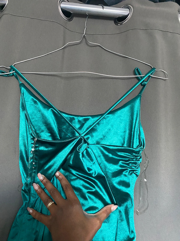 Robe verte en satin 2