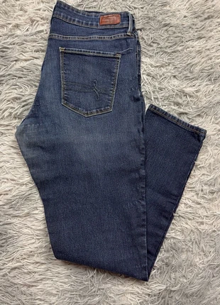 Jean skinny moderne bleu marine women femme Levi's taille W29 x L30 JLM051, marke: Levi's, zustand: Sehr gut, größe: M / 38 / 10, 21,00 €, 22,75 € beinhaltet Vinted-Käuferschutz Pro