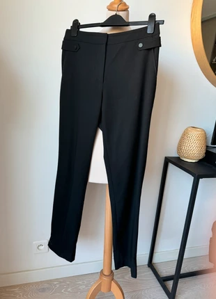 Pantalon Gérard Darel T. 38 très bon état, brand: Gerard Darel, condizioni: Ottime, taglia: M / IT 42 / EU 38, €25.00, €26.95 include la Protezione acquisti