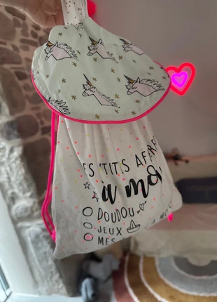 Petit sac enfant licornes et pois fluo🥰, marque: Fait Main, état: Neuf sans étiquette, taille: Naissance / 44 cm, 7,00 €, 8,05 € Protection acheteurs incluse