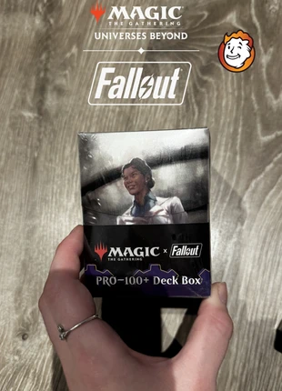Fallout Dr. Madison Li | Deck Box® 100+ |Magic : The Gathering, marke: Ultra PRO Fallout, zustand: Neu, mit Etikett, 6,99 €, 8,04 € inklusive Vinted-Käuferschutz