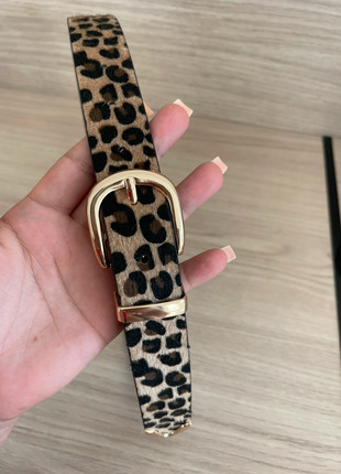 Ceinture léopard dorée 107cm de longueur, marque: ceinture leopard, état: Neuf sans étiquette, taille: 85 cm, 10,00 €, 11,20 € Protection acheteurs incluse