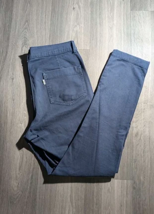 Pantalon Levi’s Bleu Marine W28 Femme, brand: Levi's, condition: Very good, size: S / 36 / 8, €17.00, €18.55 includes Buyer Protection